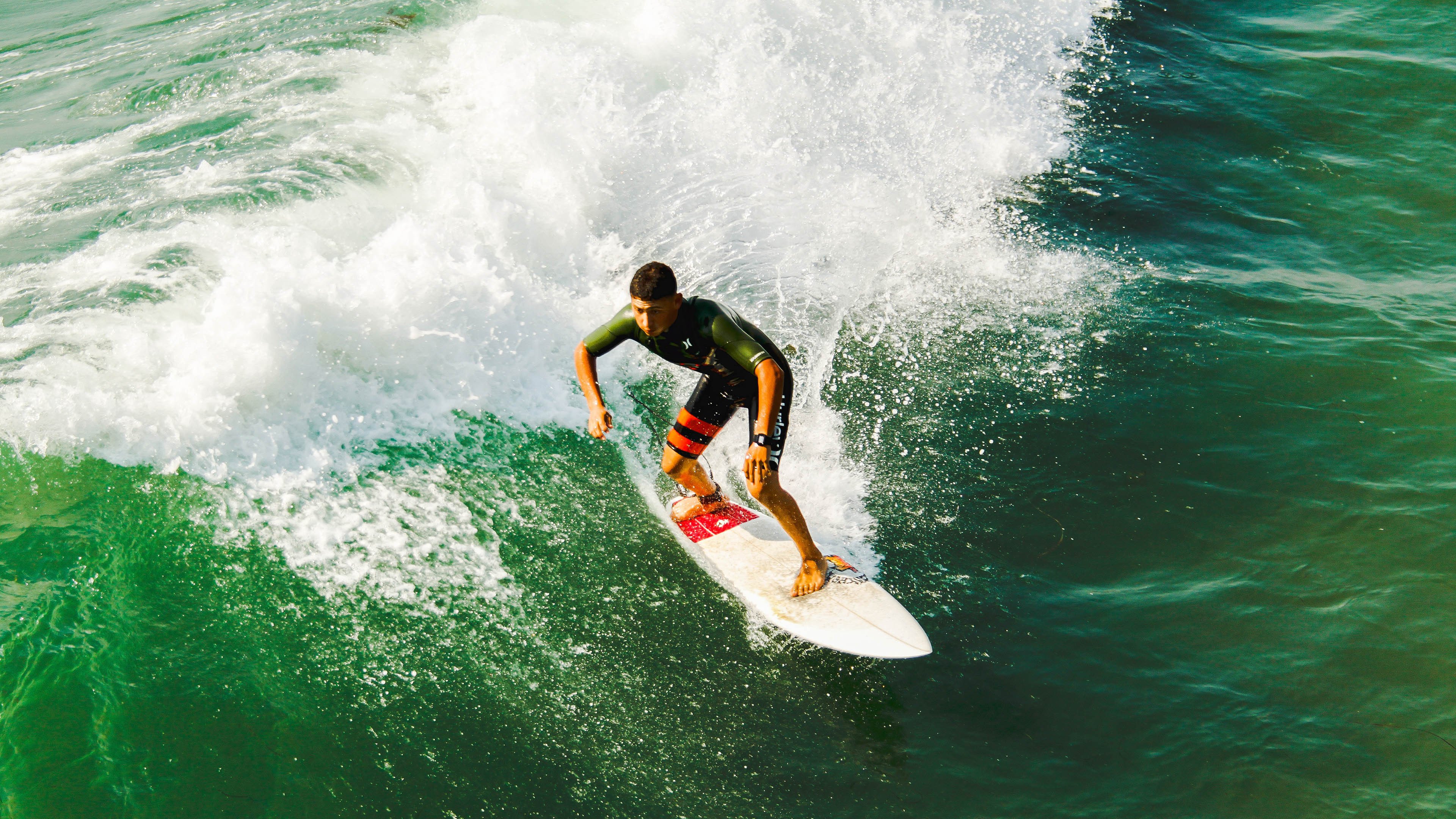 中国大学生电竞联赛总决赛 落地线下体育馆 现场观众爆满如同CBA